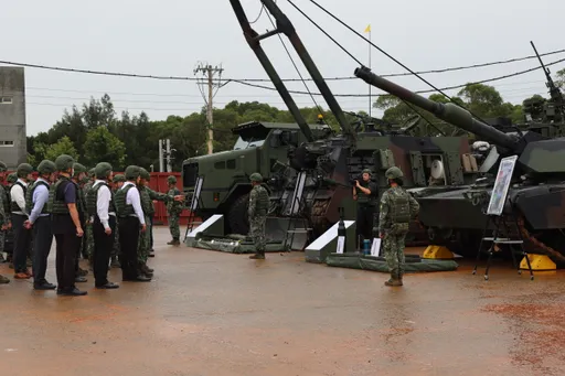 M1A2T首度實彈射擊全數命中 賴清德視導盛讚「地表最強戰車」