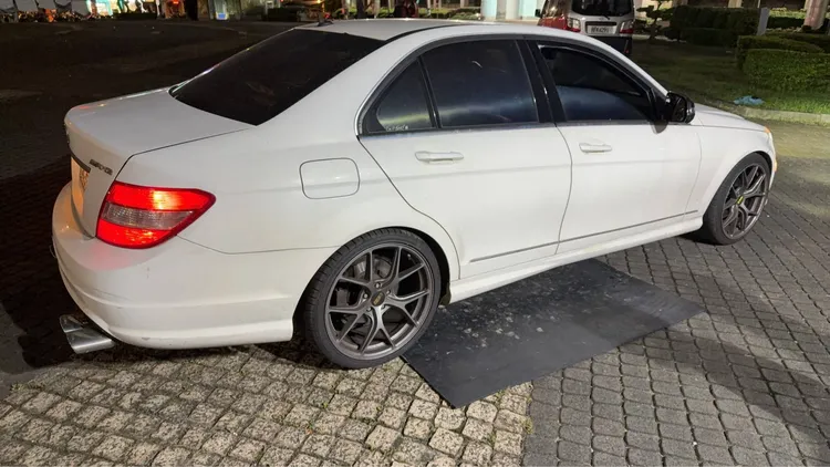 賓士車噪音超標。桃園警分局提供