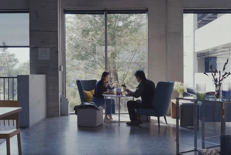 THE AMNIS然一酒店為全台唯一擁有自營美術館的酒店-ALIEN Art Centre金馬賓館當代美術館，位於高雄大駁二藝術特區。業者提供