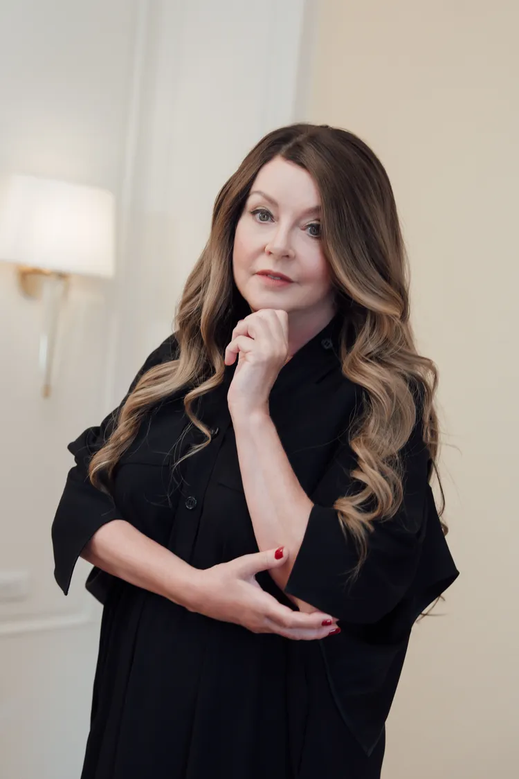 莎拉布萊曼在墾丁國家公園住了1周，跟猴子聊天。寬宏藝術提供