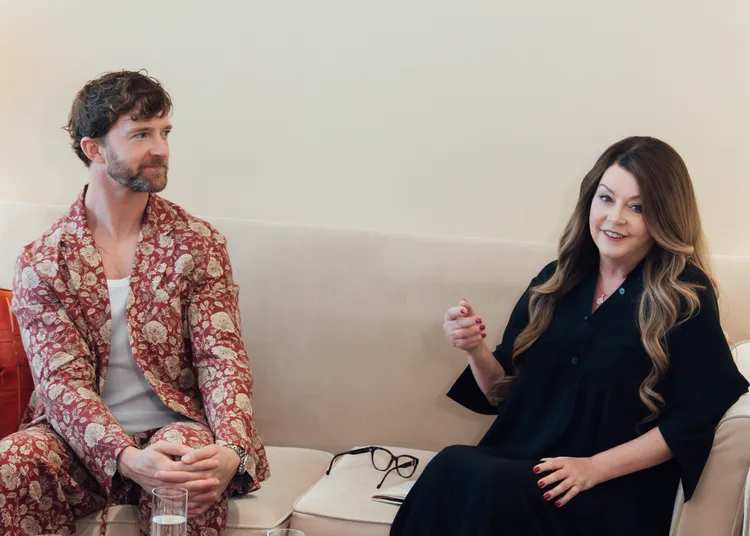 莎拉布萊曼（右）形容堤姆德拉克斯「性感又調皮」。寬宏藝術提供