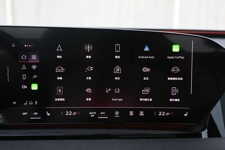 14.5吋中控螢幕整體介面操作更為流暢，UI設計比過往MMI系統更直觀，符合現代消費者的使用習慣，無論是觸控回饋還是功能層級邏輯，都比以往更清晰易懂。林浩昇攝