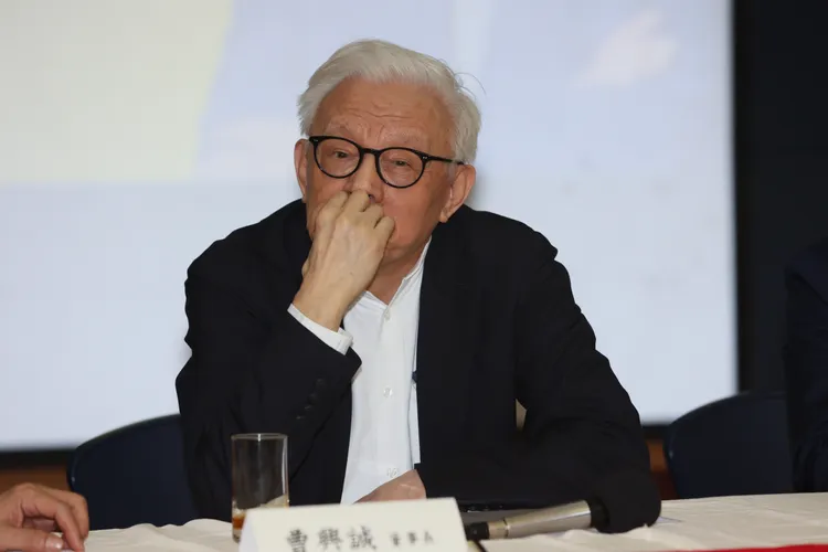 聯電創辦人曹興誠主導罷免立委徐巧芯，卻在說明會上被電爆。資料照