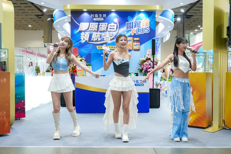 「MEME秘密」一練舞就會喝掉至少600CC的水。品牌提供