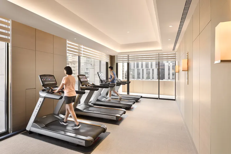 台北美福大飯店於台北國際夏季旅展，推出多款住宿券，入住賓客即可使用600坪的健身中心，體驗多樣設施。台北美福大飯店提供