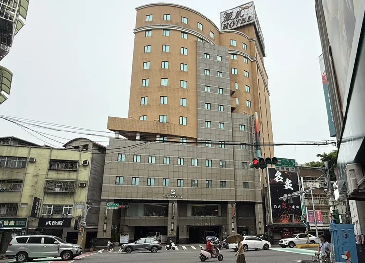 新北三重「丰居旅店微風館」，去年業者以每月210萬元承租。台灣房屋三重幸福店提供