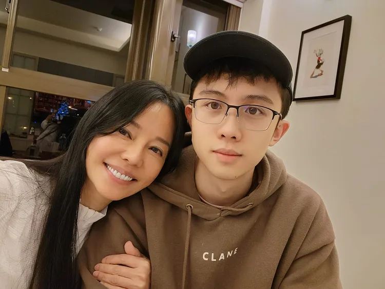 狄鶯愛子心切，相信一家人感情不會再散。翻攝狄鶯臉書