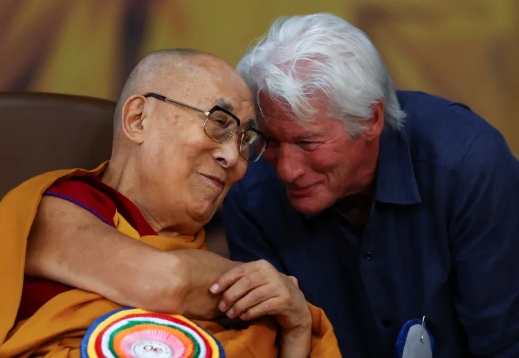 李察吉爾祝賀達賴生日。路透