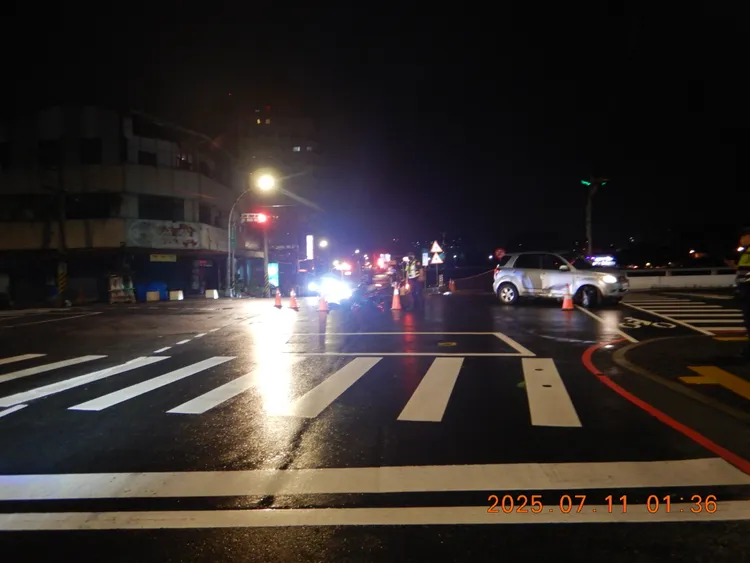 事故發生在台中市東區旱溪西路與十甲路口。民眾提供