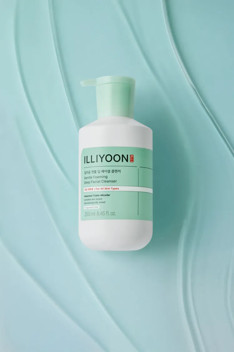 一理潤深層淨透潔顏泡沫，250ml／700元。品牌提供