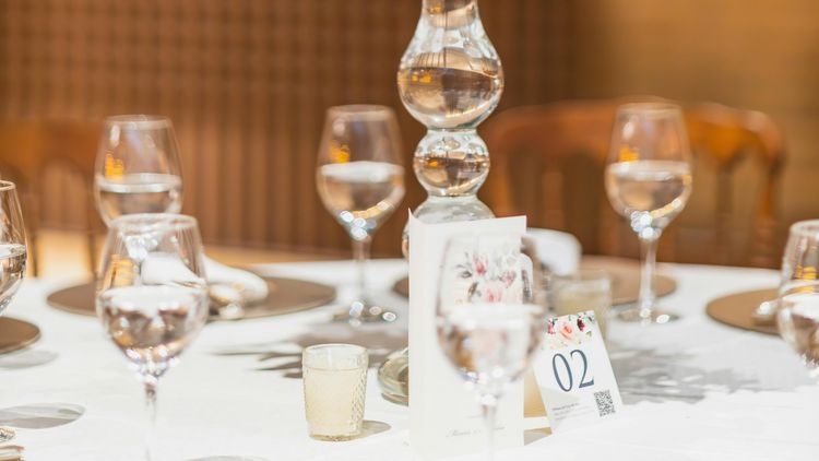 國航5員工淪婚宴蟑螂　包600元狂拿餅、藏酒水！新娘怒提告