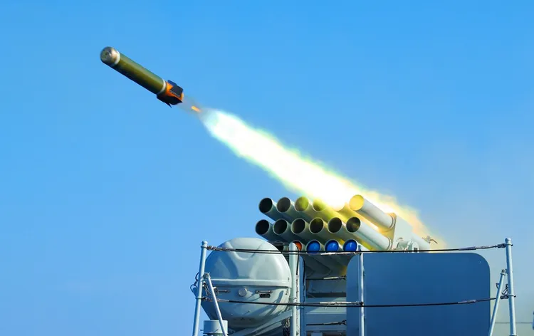 中國解放軍今年7月在南海軍演。中國海軍發佈照片