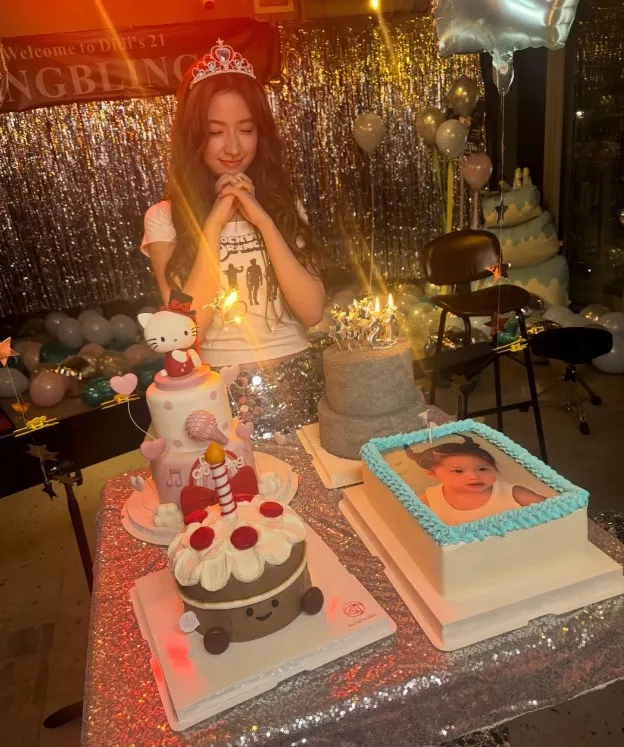 歐陽娣娣有4個生日蛋糕。翻攝陳妍希小紅書