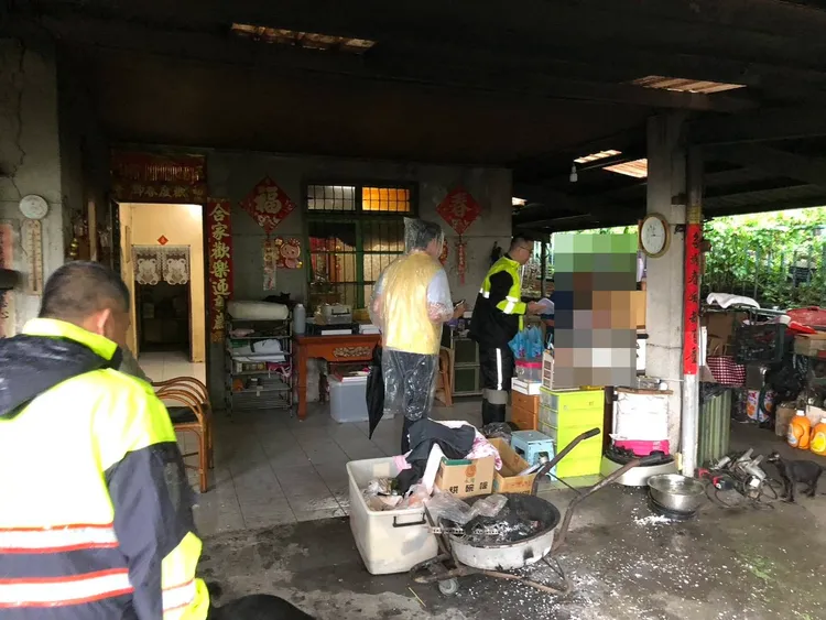 高雄市六龜、桃源區土石流警戒區撤離民眾。翻攝畫面