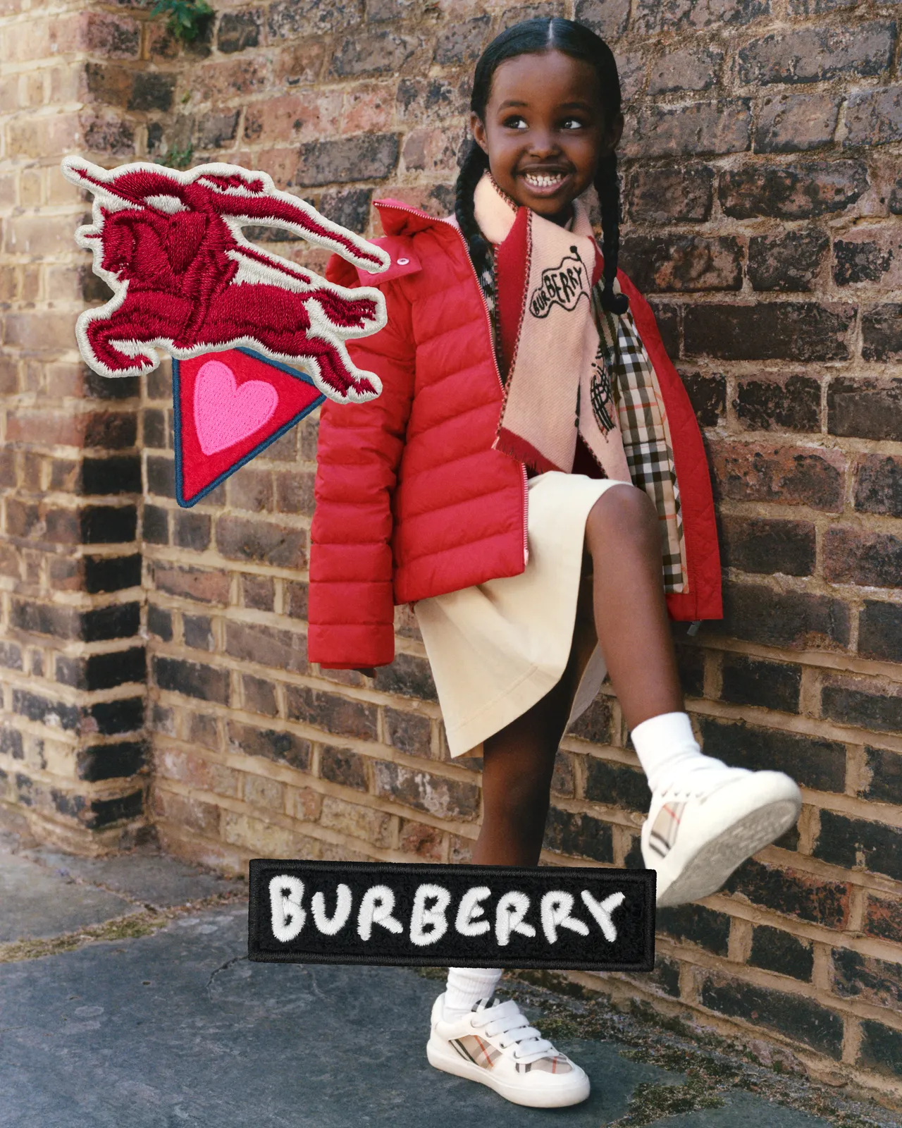 BURBERRY釋出2025年冬季童裝形象視覺。品牌提供
