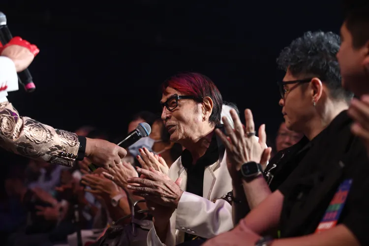 林沖5月10日在高流欣賞「2025真愛秀・藍寶石大歌廳」演唱會。高雄流行音樂中心提供