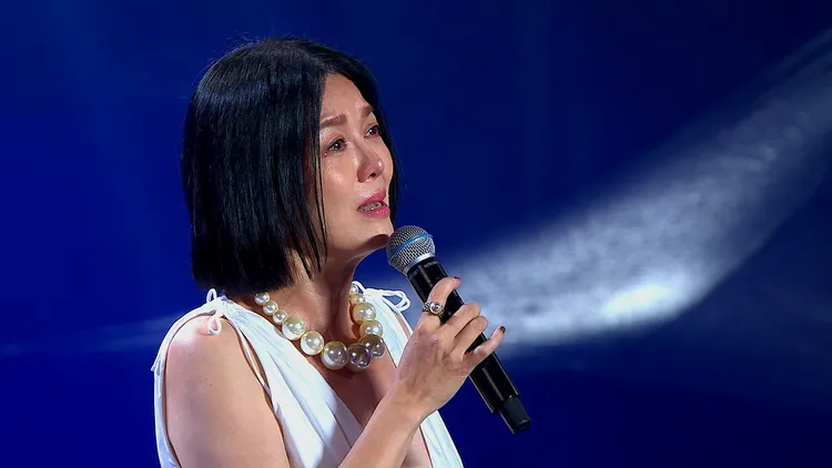 苗可麗的父親罹患帕金氏森症後產生幻覺，她曾經否定、崩潰，後來選擇放下和辯駁。三立提供