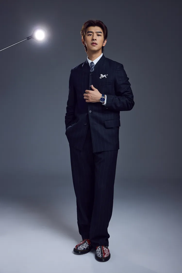 陳柏霖以peter wu 2025秋冬系列的西裝套裝帥翻台北電影獎。品牌提供