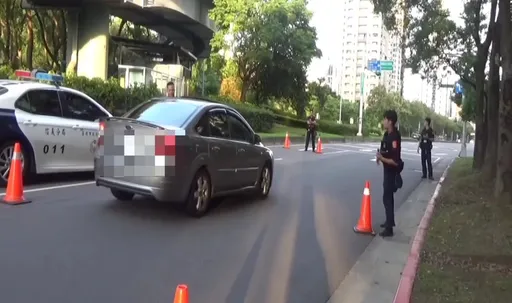 北市男持毒拒檢衝撞 信義警開2槍!他一路往象山逃竄落網