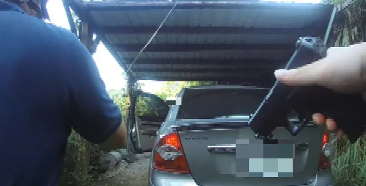 警方最終於產業道路旁找到該車輛以及駕駛。警方提供