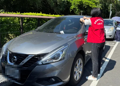 無照駕駛男耍賴不繳罰金!開車趴趴走 執行官、停管處聯手尋車扣押追回10餘萬