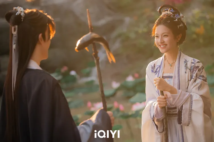 李蘭迪（右）和敖瑞鵬CP互動讓網友嗑到上頭。iQIYI愛奇藝國際版提供