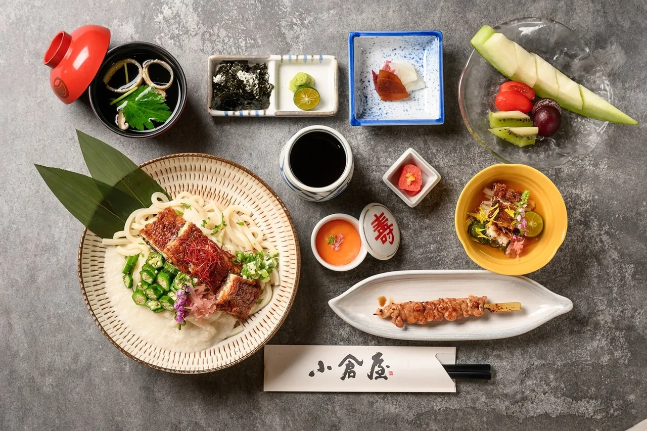 「鳗鱼山药冷乌龙定食」售价560元,升级御膳套餐960元(含鳗栅.柚子明太子.烤鸡肉串.昆布汤.渍物.水果拼盘), 「土用丑盛夏鳗鱼祭」活动期间全面88折。小仓屋提供