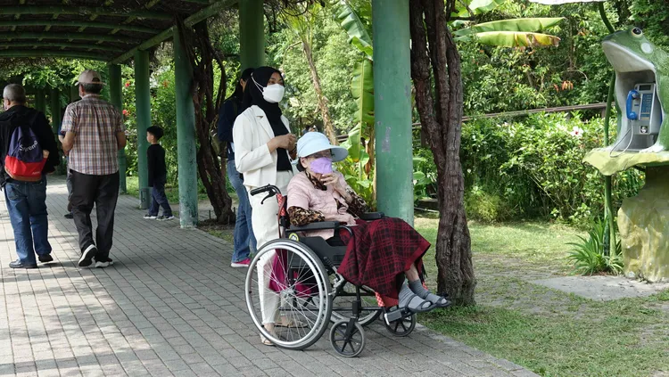 聘外籍看護免附巴氏量表新制將於8月上路。示意圖，非當事人/攝影中心