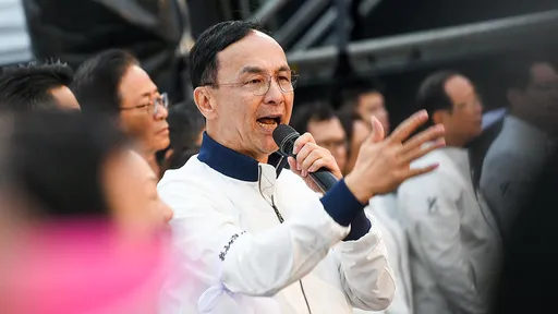 卓榮泰喊普發現金「內心交戰」!朱立倫酸:在想綠友友吃飽沒?