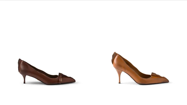 PRADA深棕色仿舊皮革跟鞋（左）5萬1000元、棕色仿舊皮革高跟鞋（右）5萬1000元。品牌提供
