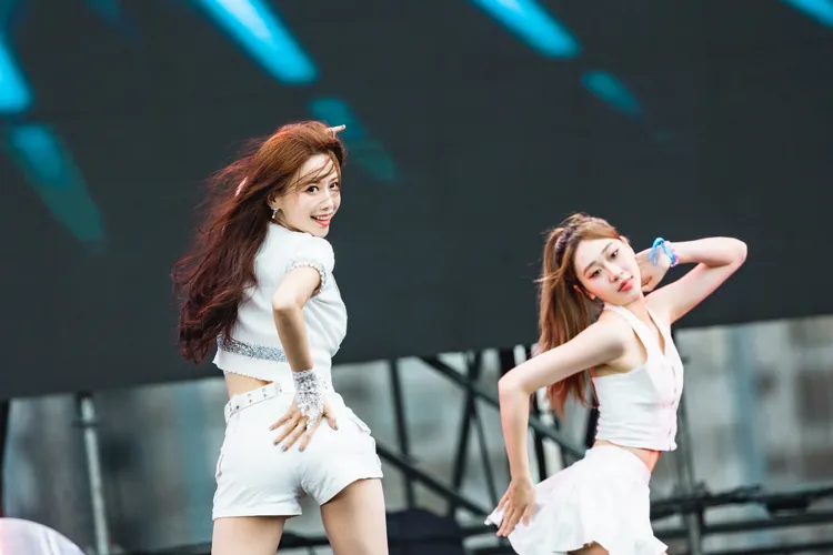 啦啦隊女神李雅英在啤酒節勁歌熱舞。高雄啤酒節提供