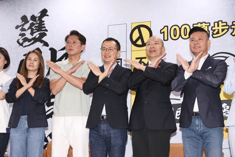 立法院長韓國瑜，5日出席國民黨立委羅智強新書發表會。彭欣偉攝