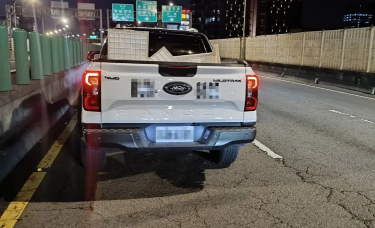 肇事小貨車。警方提供