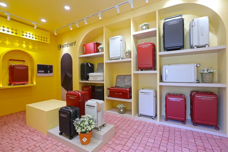 快閃店中同步展出品牌全新力作Vista KK75系列行李箱。品牌提供