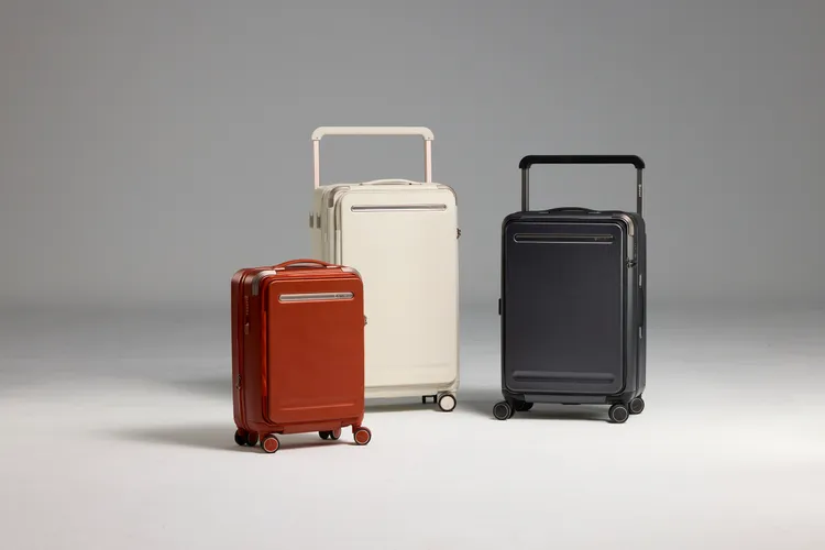 萬國通路Vista KK75行李箱20吋／1萬800元、24吋／1萬3800元、28吋／1萬5800元。品牌提供