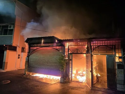 嘉义民宅恶火狂烧 母子葬身火窟!延烧邻宅3伤送医