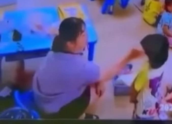 竹南教保員狂搧4歲童耳光！監視畫面曝光　鍾東錦震怒：嚴辦到底