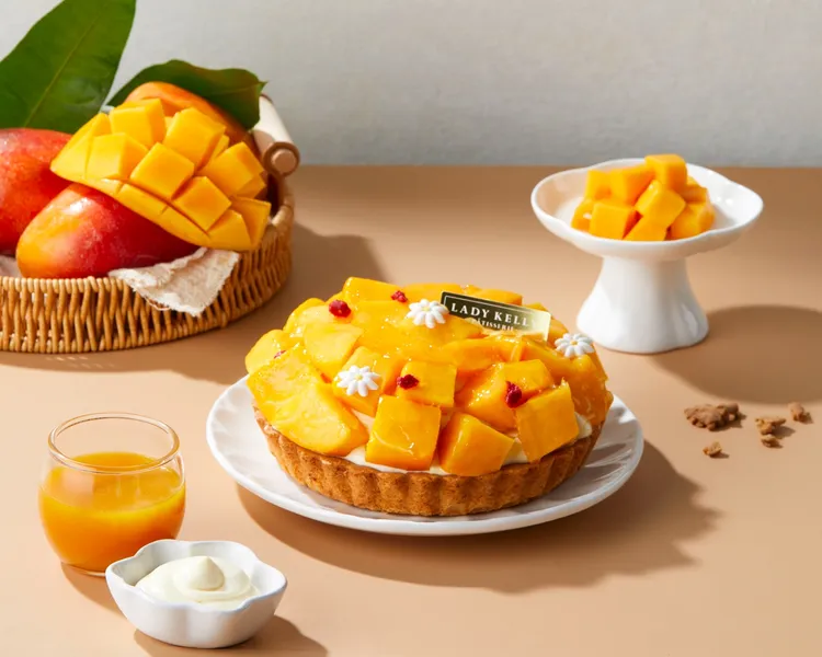 夏季限定芒果塔以愛文芒果大手筆堆成小山。LADY KELLY提供