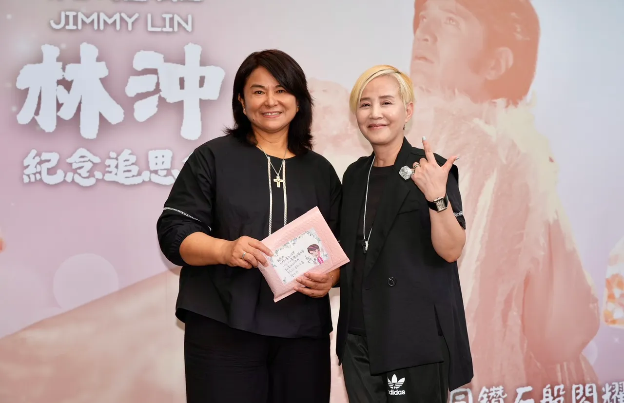 李明依会后受访。娱乐中心摄