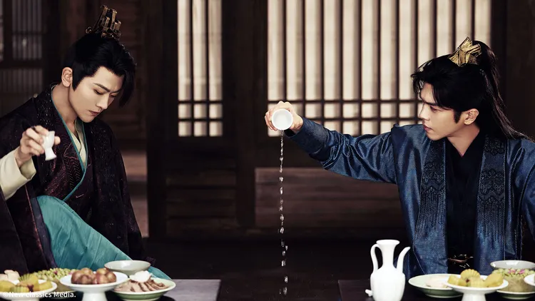 張若昀（右）第二季為了報仇血恨，不惜對二皇子劉端端下毒。中天娛樂台提供