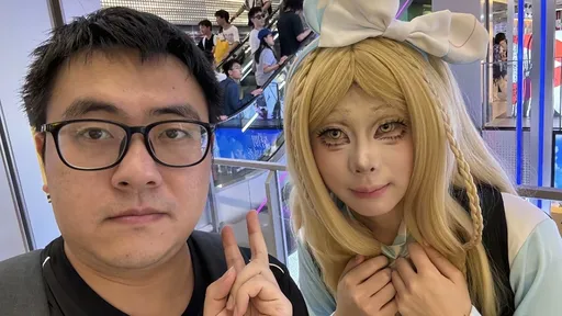 一人击溃所有PS女神Coser 他逛漫展「原图直出」让她们崩溃了