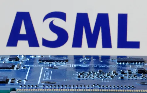 ASML第二季財報優於預期!但未給明年展望 股價重挫8%