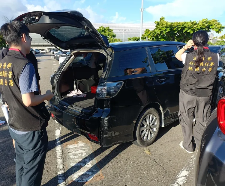 查扣車輛。桃園分署提供