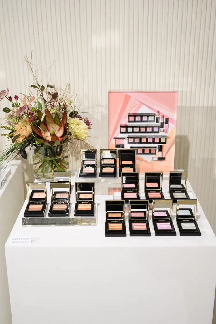 SUQQU晶采單色眼影，各1450元。品牌提供