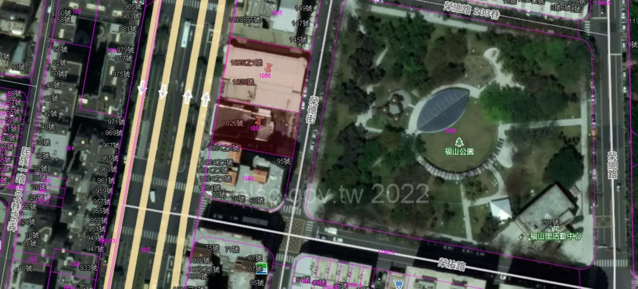 土地后侧为福山公园具备景观机能。翻摄google map