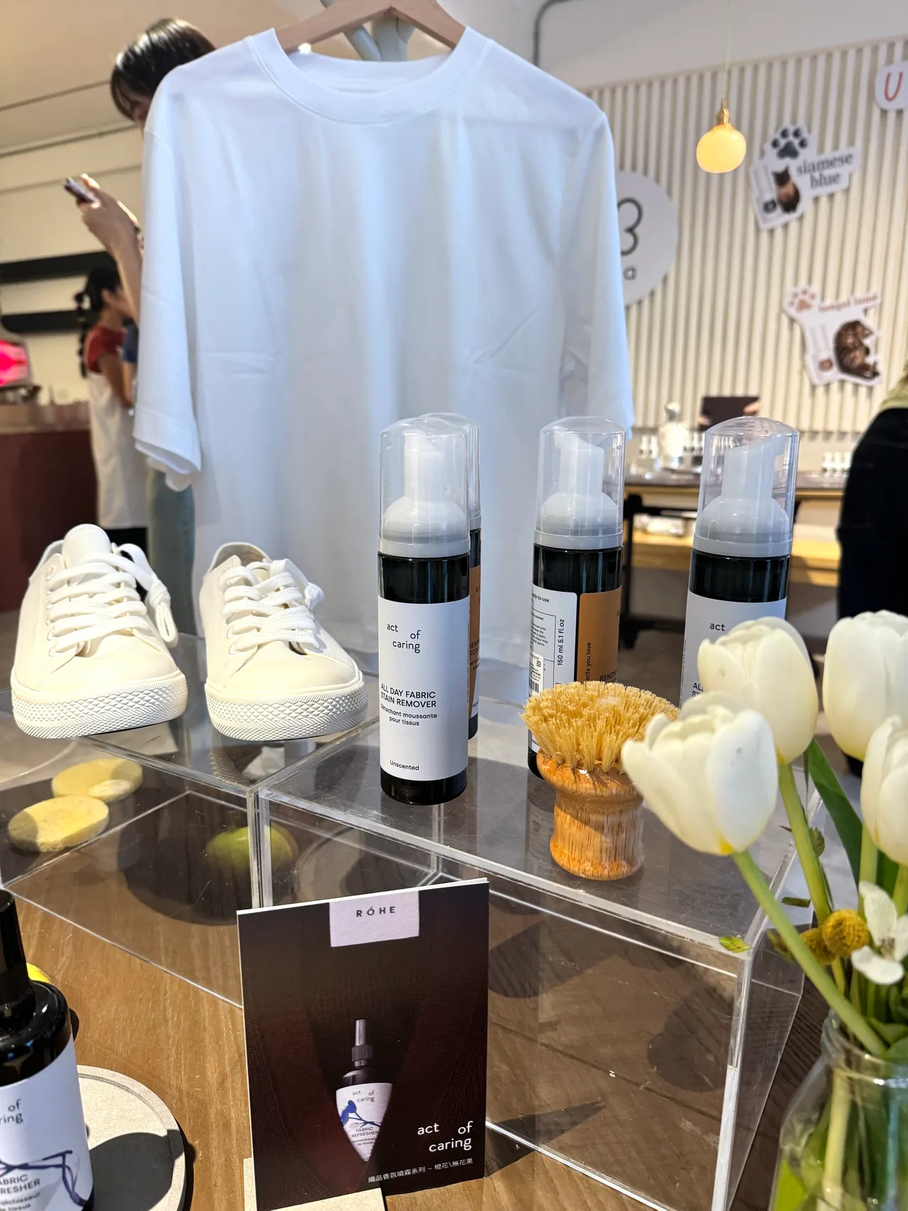 Act of Caring织品泡沫去污剂150ml/980元、鞋用专属泡沫去污剂150ml/880元。张家玲摄