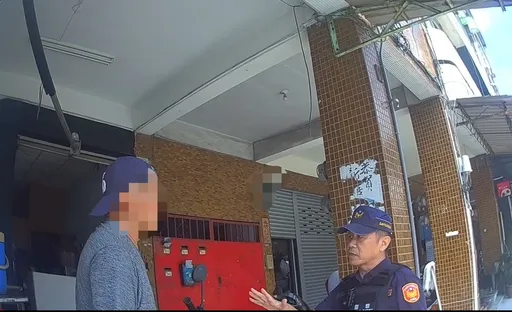城镇韧性演习期间还游荡!高雄警方即时到场劝离男子 差点喷这么多钱