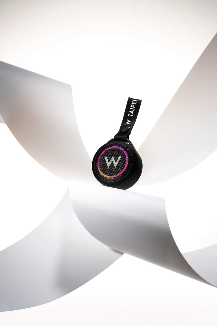 「W無線藍牙喇叭」以限時動態外框造型設計。業者提供