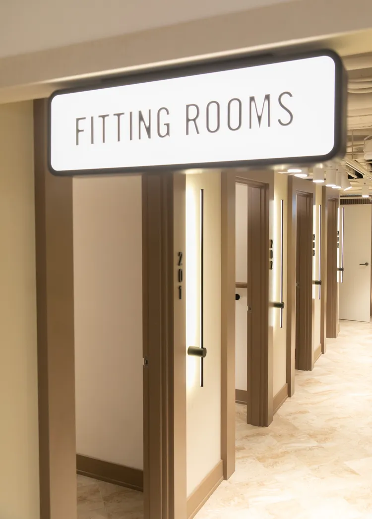 A&F台北忠孝假日概念店試衣間以酒店客房為靈感。品牌提供