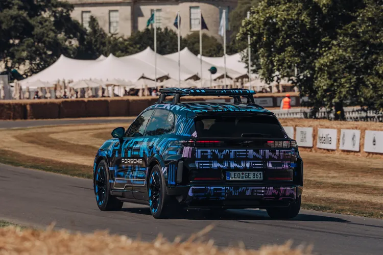 保時捷本次展演將重點放在電動 Cayenne的性能、舒適性與越野能力，同時也明確展望了它的未來。原廠照片